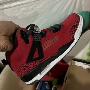 High top Jordan’s men worn once and willing to negotiate
